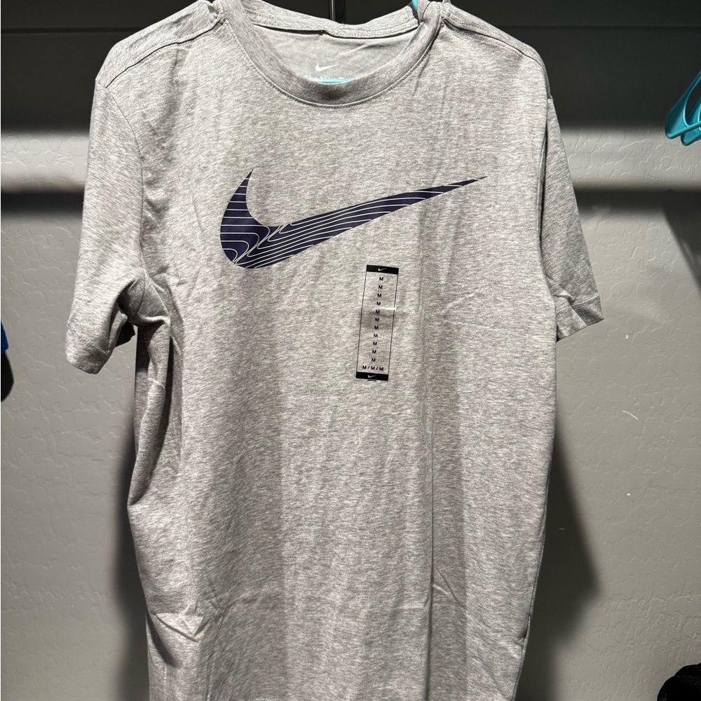 Nike Men's Heather Gray Tee with Navy Logo